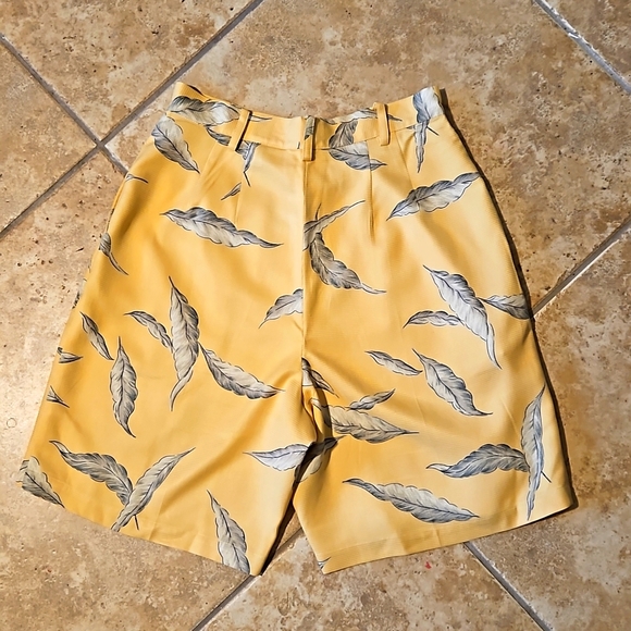 Babe Didrikson Pleated Silk Shorts - Picture 2 of 3